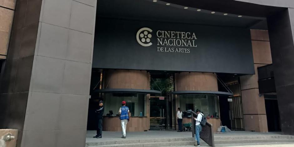 Así va quedando la fachada de la Cineteca Nacional de las Artes.