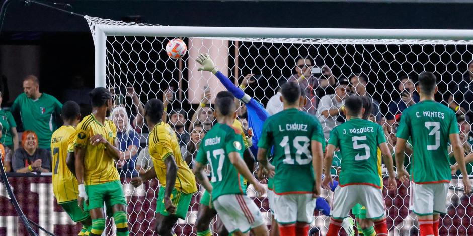 Luis Chávez marcó de tiro libre el segundo gol de México contra Jamaica en las semifinales de la Copa Oro 2023.