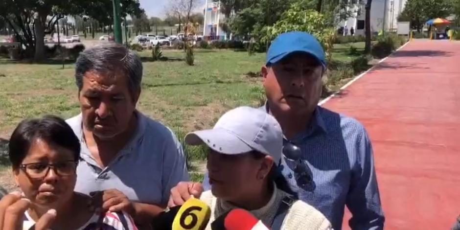 '¿El niño que culpa tiene?': Abuelos exigen les entreguen al hijo de los agresores de maestra de kínder de Cuautitlán Izcalli.