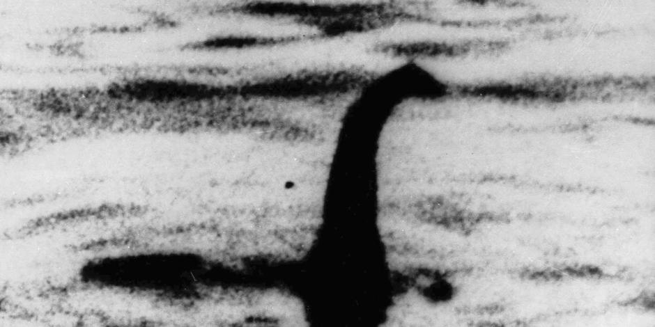 Esta foto de archivo sin fecha muestra lo que algunas personas dicen que es el monstruo del Lago Ness, en Escocia.