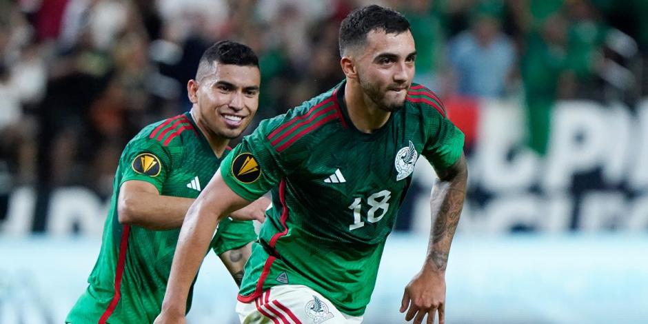 Luis Chávez festeja el gol que anotó en la semifinal de la Copa Oro 2023 entre México y Jamaica.