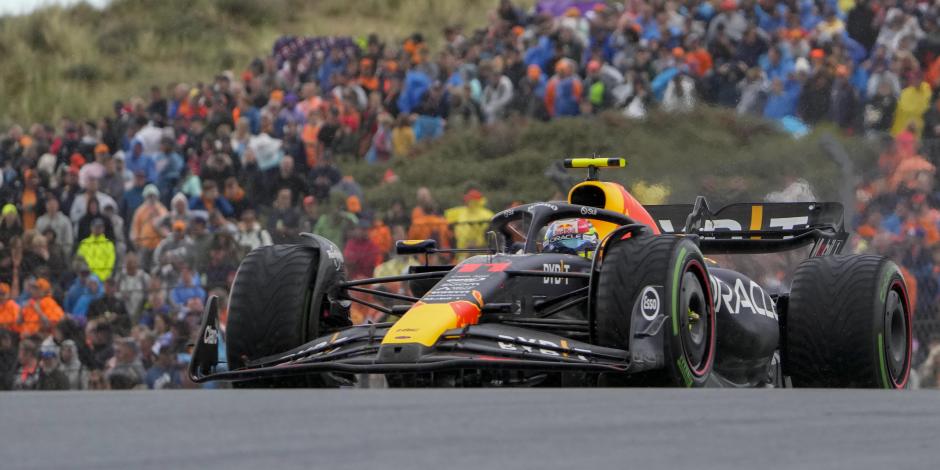 El Red Bull de Checo Pérez durante la clasificación del Gran Premio de Países Bajos de F1.