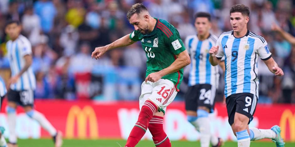 Héctor Herrera durante el partido entre la Selección Mexicana y Argentina en el Mundial de Qatar 2022.