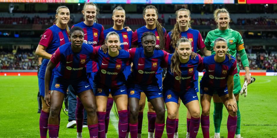 Futbolistas del Barcelona Femenil previo a su partido amistoso contra el América en el Estadio Azteca, el pasado 29 de agosto.