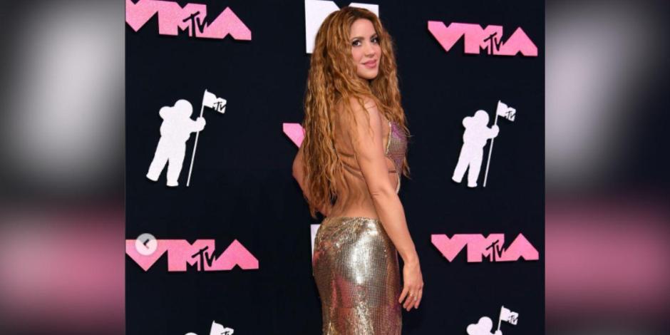 Shakira arriba a los Video Music Awards.