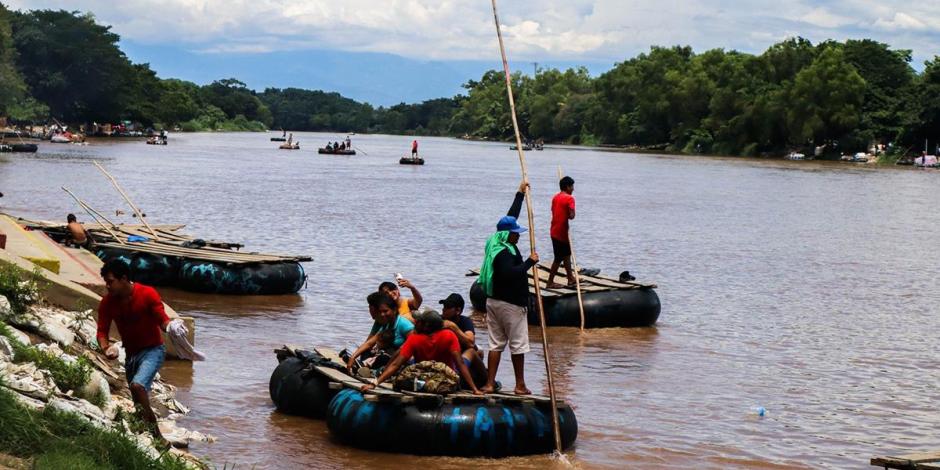 Migrantes de las distintas nacionalidades ingresan por el rio Suchiate