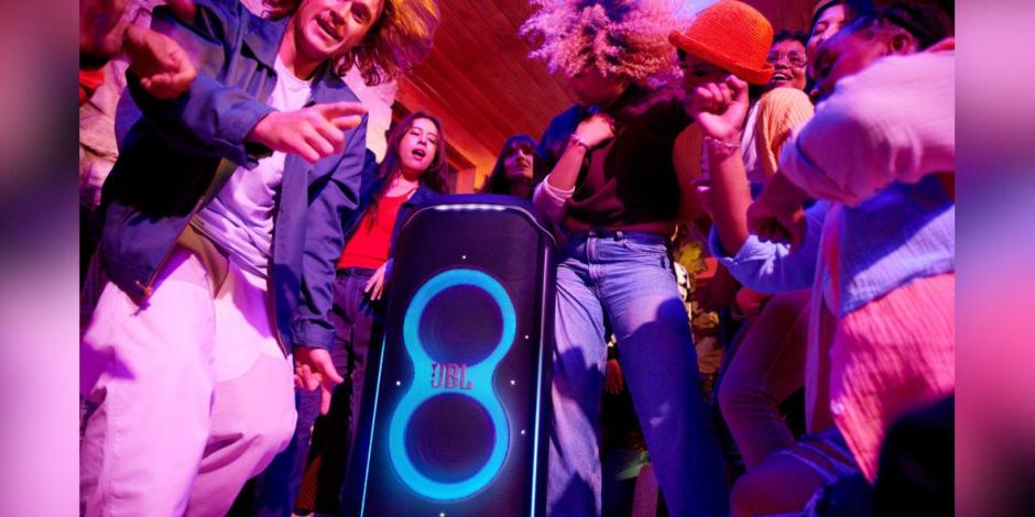El JBL PartyBox presenta Wi-Fi, Dolby Atmos y un espectáculo de luces envolvente.
