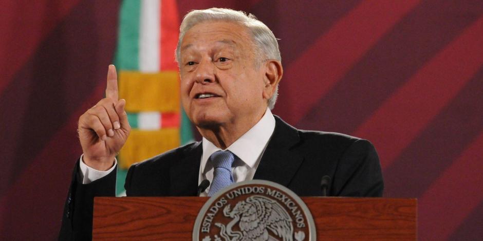 El presidente Andrés Manuel López Obrador afirma que continuarán las investigaciones para descubrir la verdad sobre el caso Ayotzinapa, lo crean o no los padres de los 43 normalistas desaparecidos.