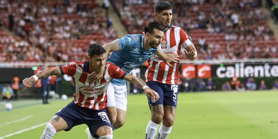 Chivas perdió 3-1 ante Mazatlán en partido adelantado de la Jornada 11 de la Liga MX.