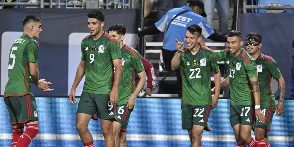 Jugadores de la Selección Mexicana celebran uno de sus goles ante Ghana
