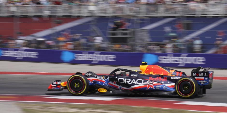 El Red Bull de Checo Pérez durante el sprint shootout del Gran Premio de Estados Unidos de F1.