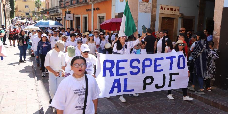 Manifestación de trabajadores del Poder Judicial en Guanajuato.