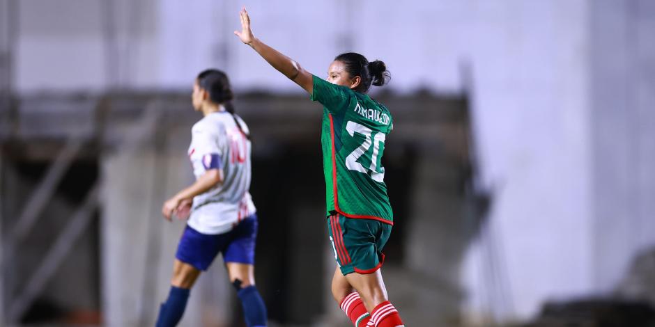 Natalia Mauleón celebra su gol en el duelo entre México y Puerto Rico.