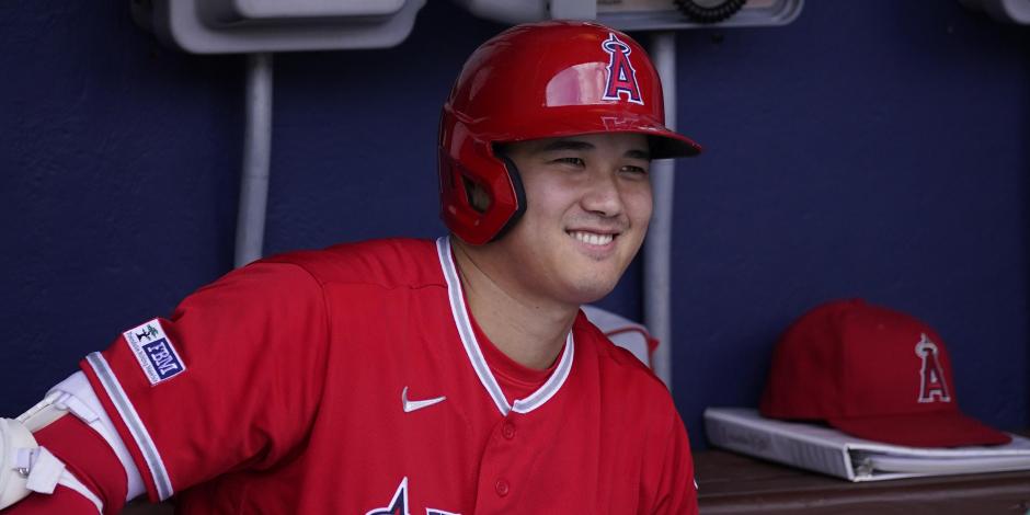 Shohei Ohtani, sonríe antes de un partido de los Angelinos de Los Ángeles. El japonés en 2024 jugará con los Dodgers de Los Ángeles