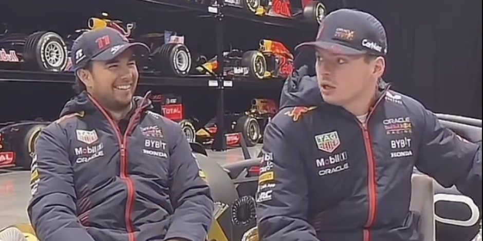 Checo Pérez y Max Verstappen durante una dinámica de preguntas y respuestas.