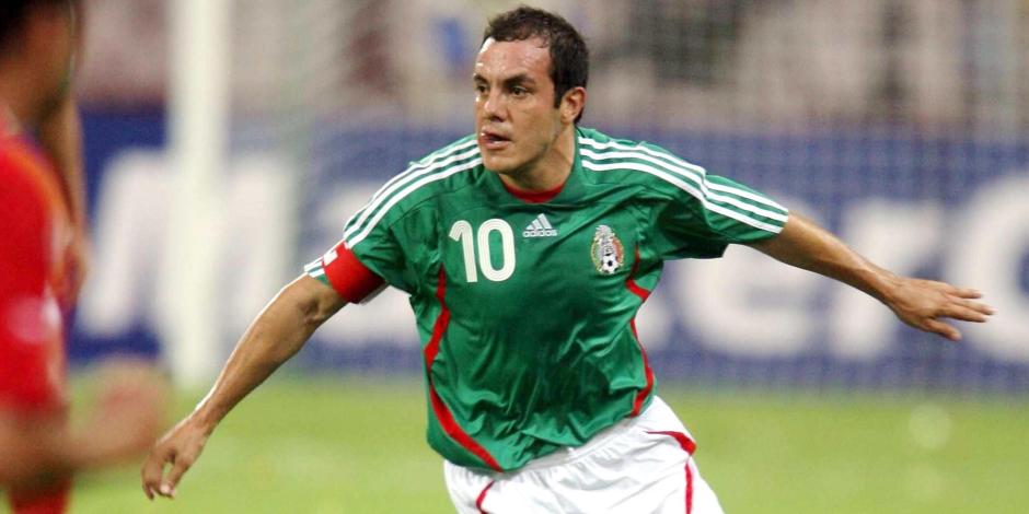 Cuauhtémoc Blanco durante un partido en su etapa como jugador de la Selección Mexicana.