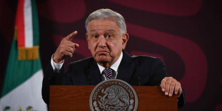Andrés Manuel López Obrador, presidente de México, ofrece su conferencia de prensa este lunes 1 de abril del 2024, desde Palacio Nacional, en CDMX.