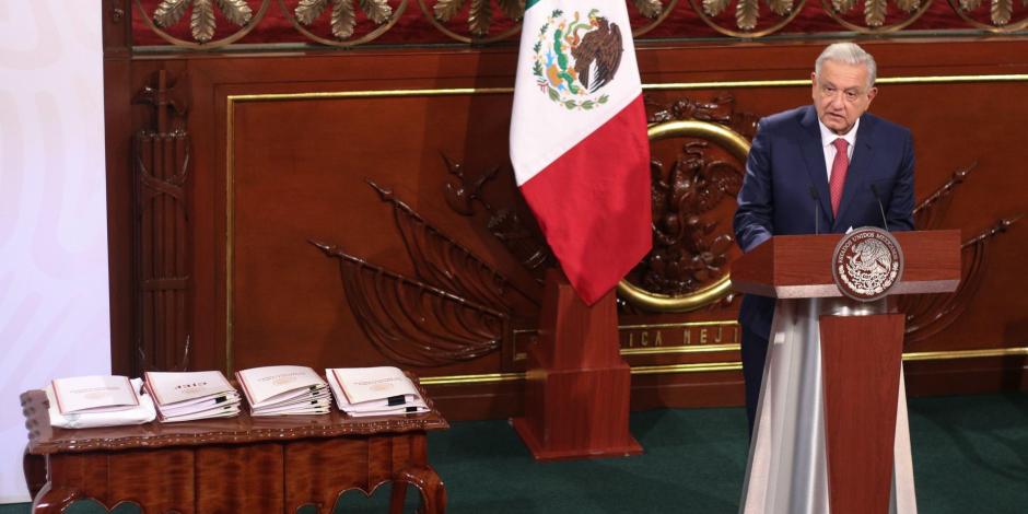 El Presidente, ayer al presentar las iniciativas en Palacio Nacional.