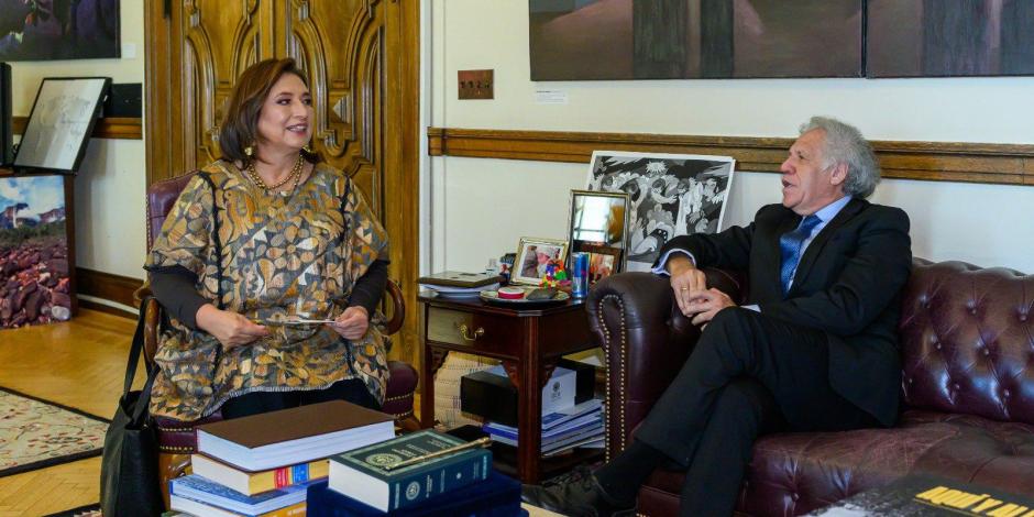 Xóchitl Gálvez con el secretario general de la OEA, Luis Almagro, ayer.