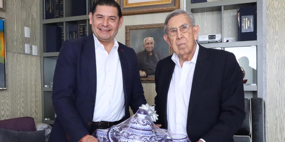 Alejandro Armenta y Cuauhtémoc Cárdenas reafirmaron su compromiso compartido con la democracia, la justicia y el pueblo mexicano.