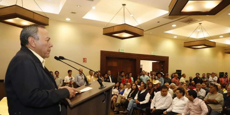Jesús Zambrano Grijalva, dirigente nacional del PRD, durante el X Consejo Estatal de su partido, ayer en Sonora.