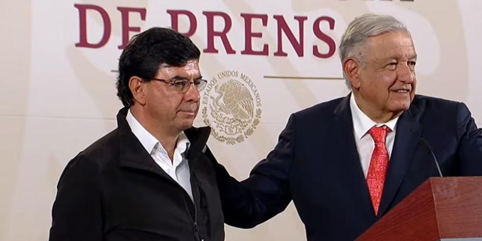 Jesús Ramírez y AMLO en Palacio Nacional este martes 26 de marzo del 2024.