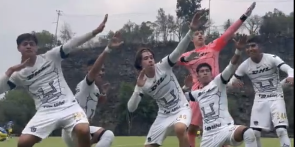 Futbolistas de la Sub 18 de Pumas festejaron a lo Cuauhtémoc Blanco su gol contra el América.