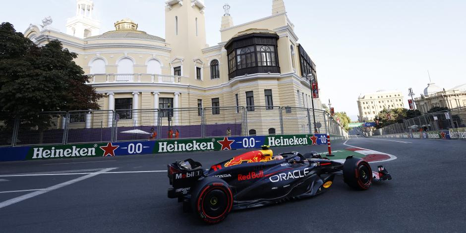 El Red Bull de Checo Pérez durante la clasificación del Gran Premio de Azerbaiyán de F1.