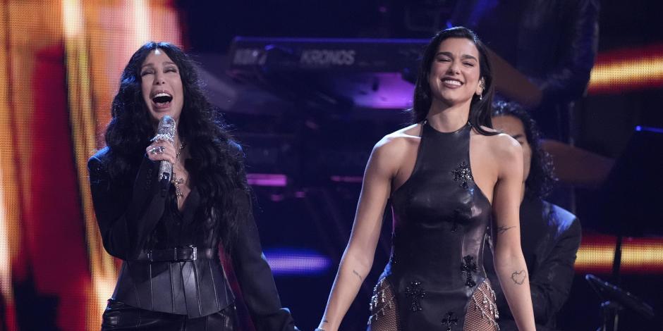 Así cantó Dua Lipa 'Believe' con Cher en su ingreso al Salón de la Fama del Rock & Roll | VIDEO