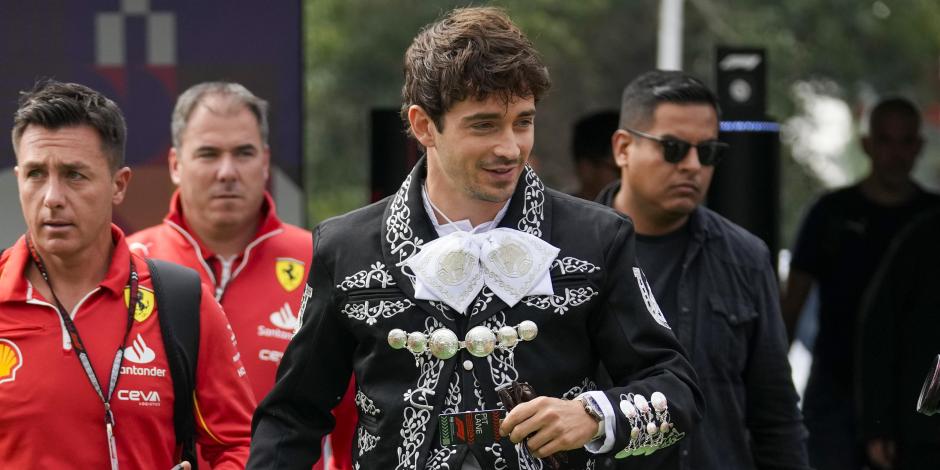 Charles Leclerc llegó vestido como mariachi al paddock del Autódromo Hermanos Rodríguez para el Día de medios del Gran Premio de México 2024.