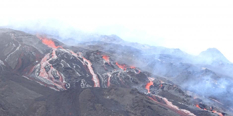El volcán más activo del mundo entra en erupción (VIDEO)