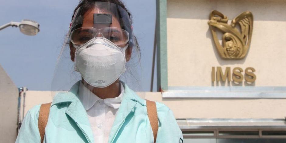 AMLO reconoce a enfermeras como "nuestras heroínas" en su día