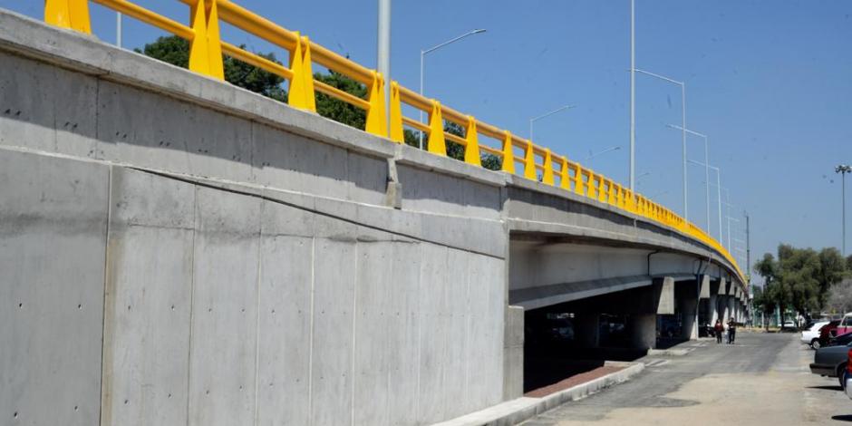 Inauguran puente vehicular en Eje Central después de cinco años