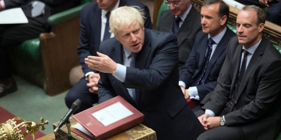 Parlamento británico ordena a Johnson posponer Brexit y él se niega