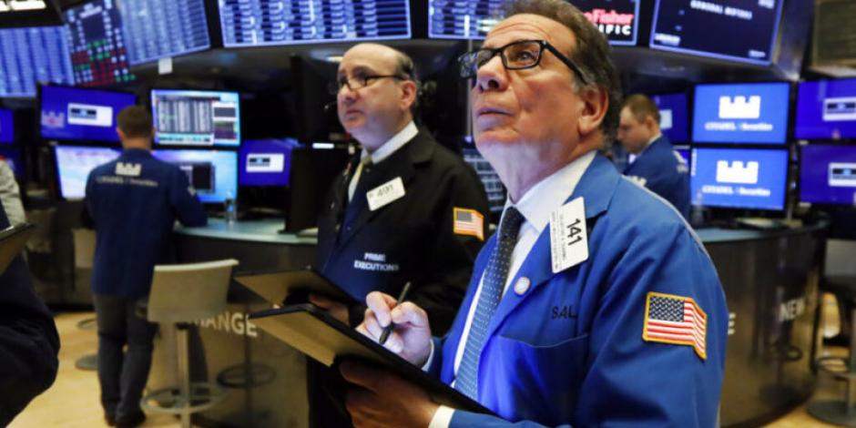 Por nuevo desplome, Wall Street suspende operaciones