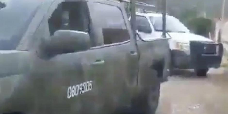 Policías de Jalisco bloquean paso a militares en operativo