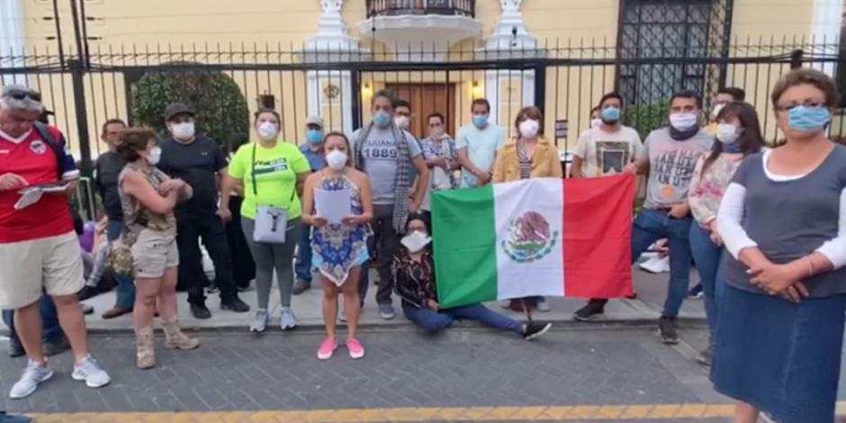 Mexicanos en Perú exigen trato digno