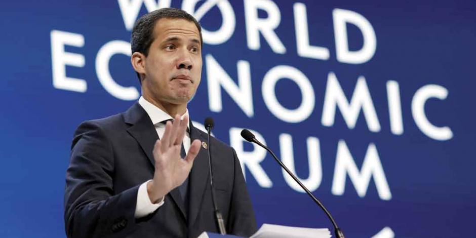 Guaidó pide en foro de Davos sanciones contra Venezuela