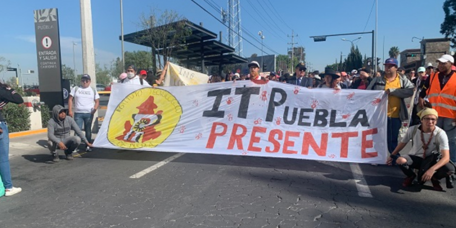 Estudiantes de ITP exigen justicia fuera de Casa Aguayo