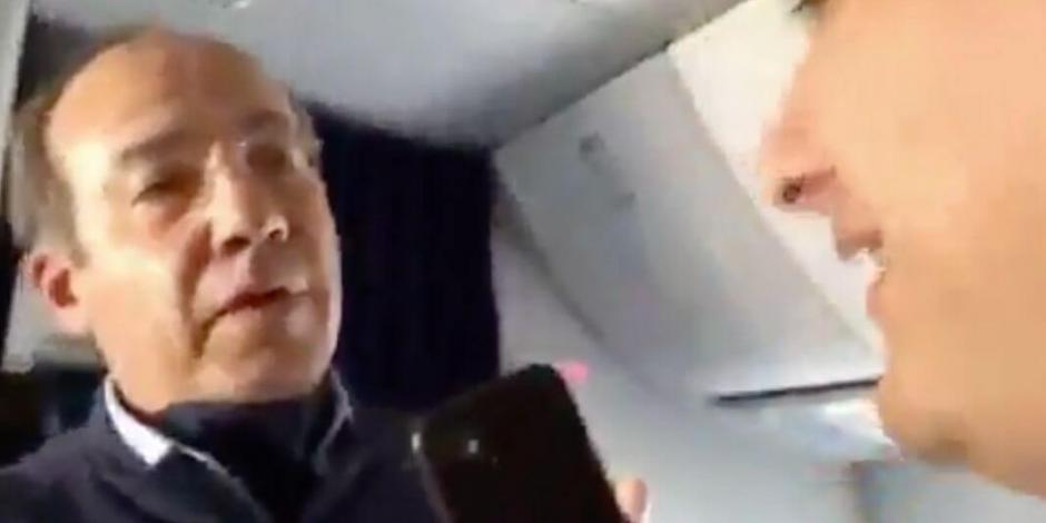 Pasajero confronta a Calderón en avión y le desea suerte en la cárcel (VIDEO)