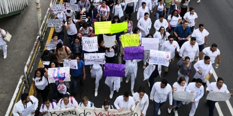 Marchan universitarios contra violencia en Tabasco