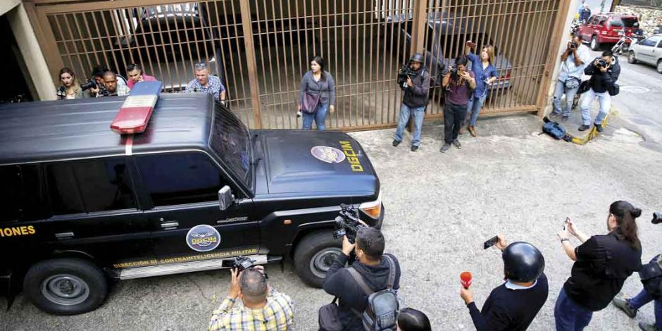Policía militar irrumpe en casa del tío de Guaidó