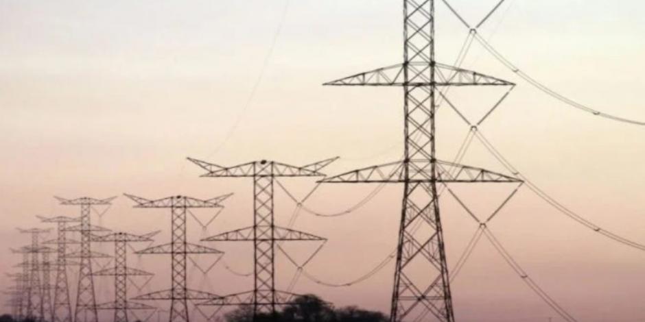 “Vamos a defender la industria eléctrica nacional", responde AMLO a CCE