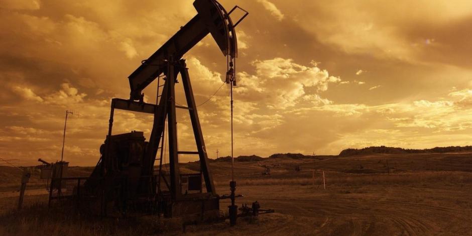 Suben precios del petróleo ante posible reducción del suministro