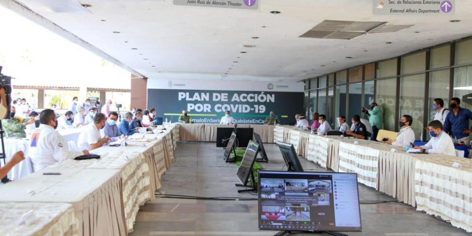 Encabeza Astudillo reunión con alcaldes y mesas regionales para abordar COVID-19 en Guerrero