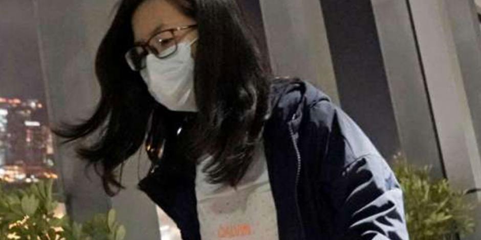 Mujer escapa de violador al toser y fingir que tenía coronavirus