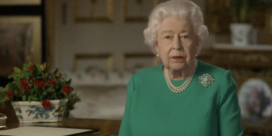 “Si permanecemos unidos y decididos, lo superaremos”: Reina Isabel II