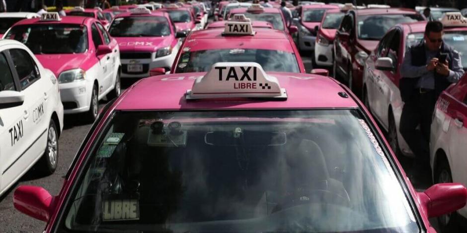 Taxistas empiezan a llegar al Centro Histórico de la CDMX