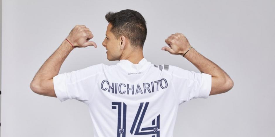 Galaxy subasta playera firmada por "Chicharito" para recaudar fondos
