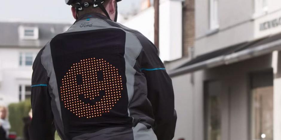 Crean la Emoji Jacket, una chamarra para proteger a ciclistas (VIDEO)